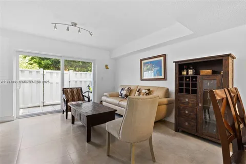 105 Riviera Cir # 0, Weston FL 33326