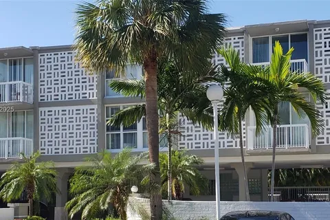 1080 99th St # 132, Bay Harbor Islands FL 33154