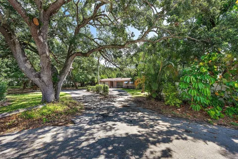 11270 Monet Ln, Palm Beach Gardens FL 33410