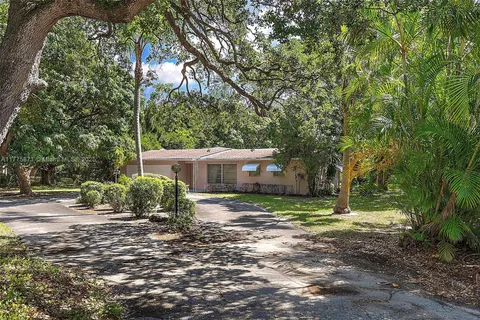 11270 Monet Ln, Palm Beach Gardens FL 33410