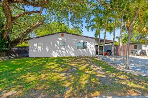 4111 SW 33rd St, West Park FL 33023