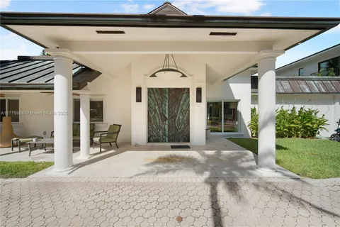 324 Caribbean Rd, Key Biscayne FL 33149