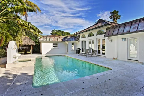 324 Caribbean Rd, Key Biscayne FL 33149