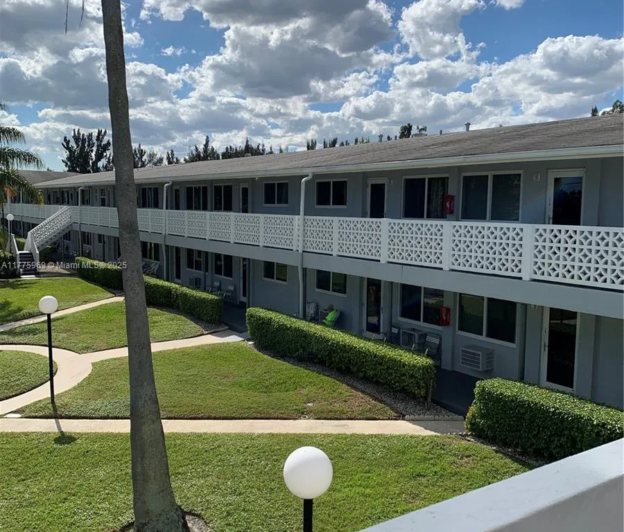 600 Layne Blvd # 217, Hallandale Beach FL 33009