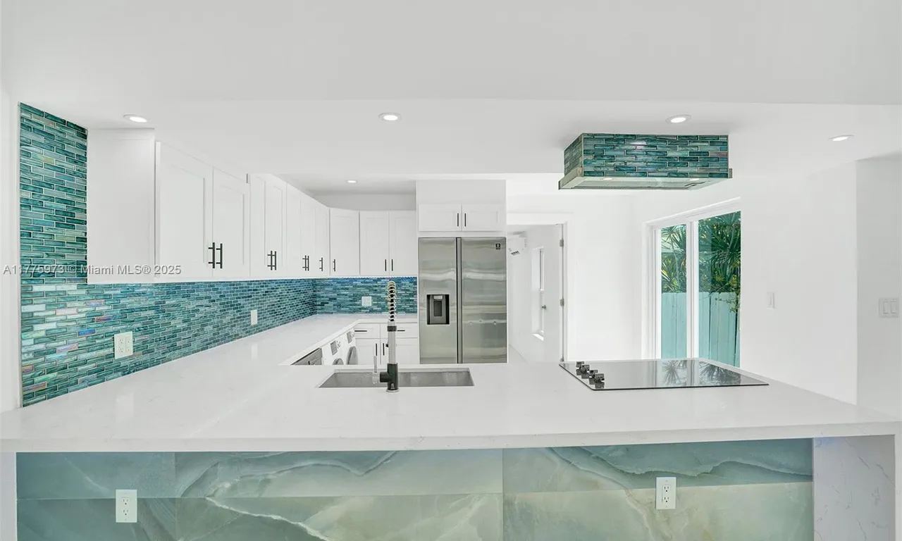 7915 Hawthorne Ave, Miami Beach FL 33141