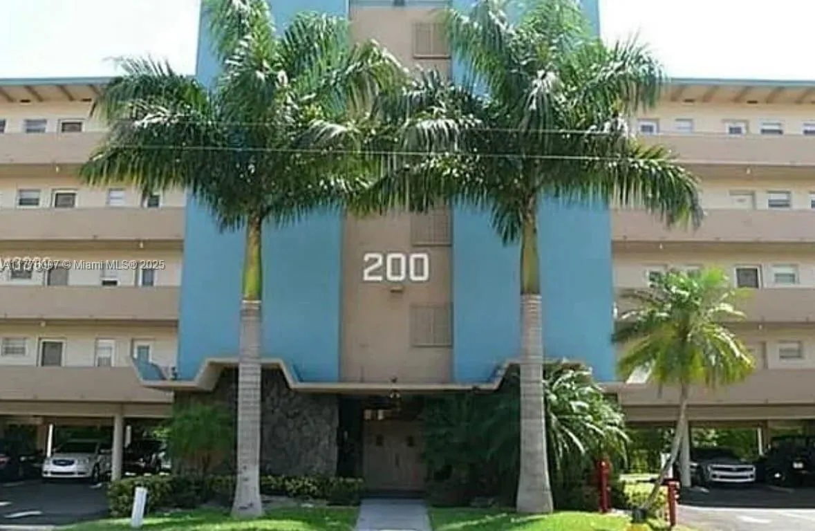 200 NE 14th Ave # 224, Hallandale Beach FL 33009