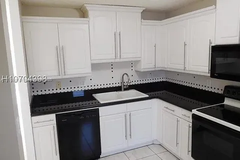 200 NE 14th Ave # 224, Hallandale Beach FL 33009