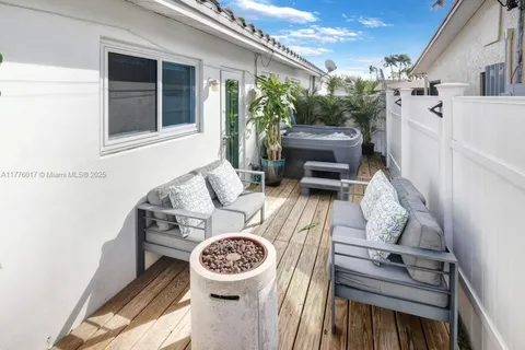 1461 NW 10th St # 1, Dania Beach FL 33004
