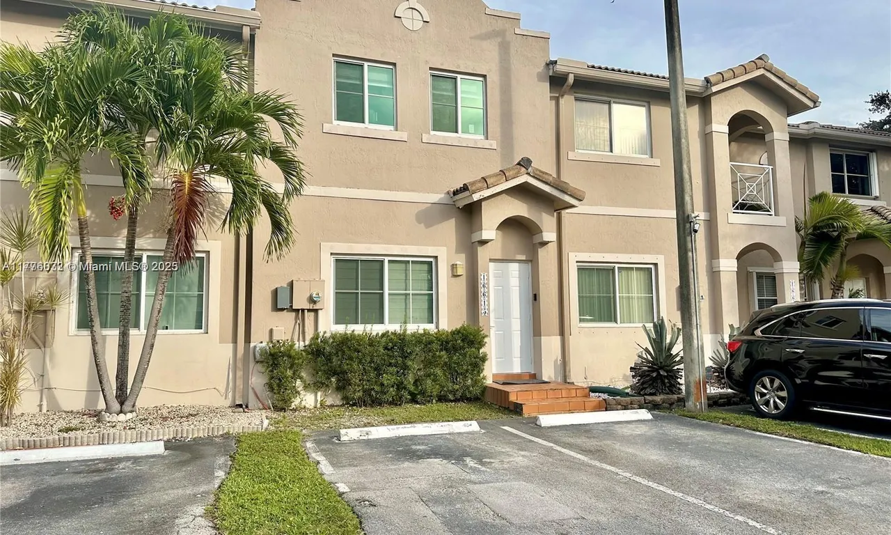 16615 NW 70th Ct, Miami Lakes FL 33014