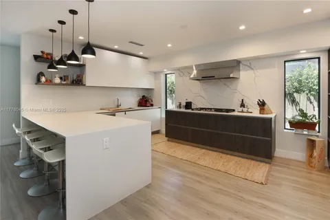 875 W 47th St, Miami Beach FL 33140