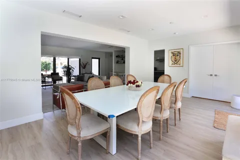 875 W 47th St, Miami Beach FL 33140