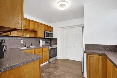 6110 SW 38th Street, Davie FL 33314