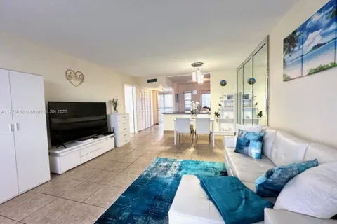 1893 S Ocean Dr # 903, Hallandale Beach FL 33009
