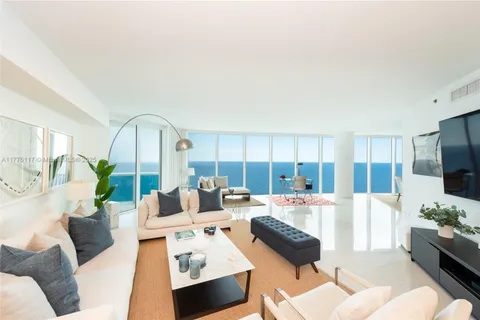 2711 S Ocean Dr # 3202, Hollywood FL 33019