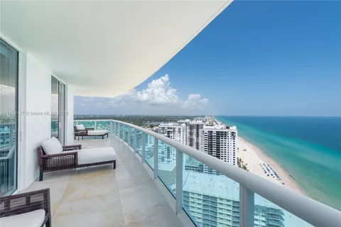 2711 S Ocean Dr # 3202, Hollywood FL 33019