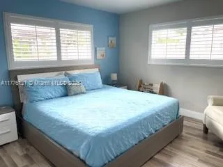 4580 NE 3rd Ave, Oakland Park FL 33334