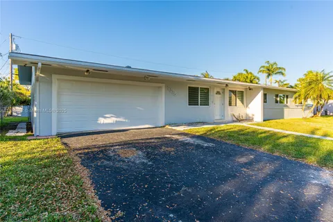 9375 SW 181st St, Palmetto Bay FL 33157