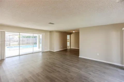 8600 NW 24th Ct, Sunrise FL 33322