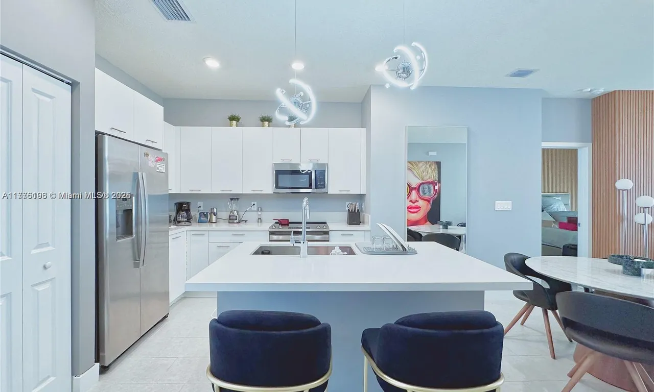 8167 NW 41st St # 410, Doral FL 33166