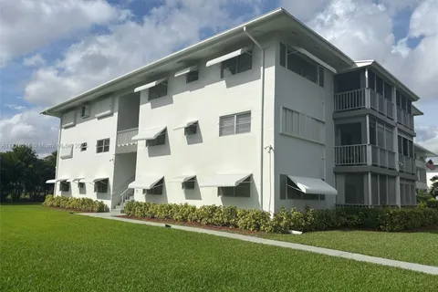 1200 Hillcrest Ct # 106, Hollywood FL 33021