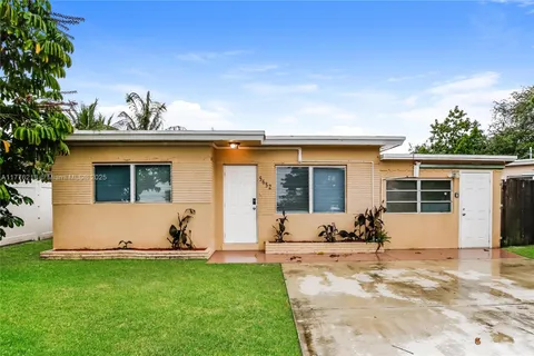 5652 Garfield St, Hollywood FL 33021