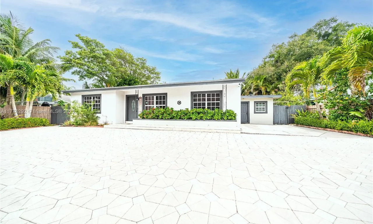 1330 Ontario Dr, Lake Worth FL 33461