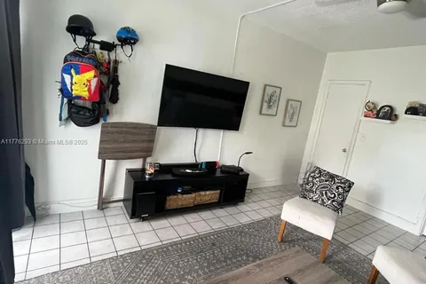 7155 Rue Notre Dame # 9, Miami Beach FL 33141