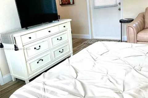 326 Roosevelt St # 5, Hollywood FL 33019