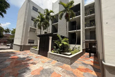 444 SW 4th St # 302, Miami FL 33130