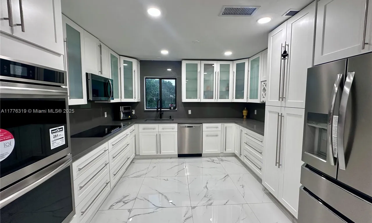 1360 NE 137th St, North Miami FL 33161