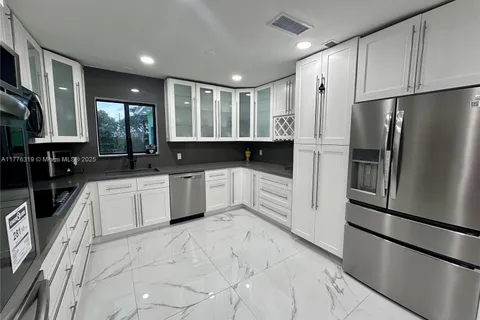 1360 NE 137th St, North Miami FL 33161