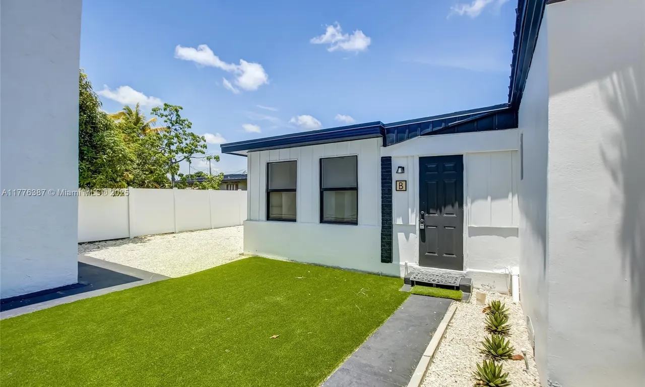 3671 NE 11th Ave # B, Oakland Park FL 33334