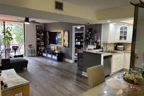 5550 NW 44th St # 114B, Lauderhill FL 33319