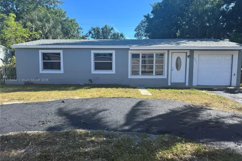 6430 SW 15th St, North Lauderdale FL 33068