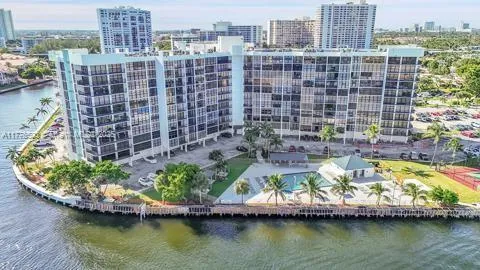 200 Leslie Dr # 719, Hallandale Beach FL 33009