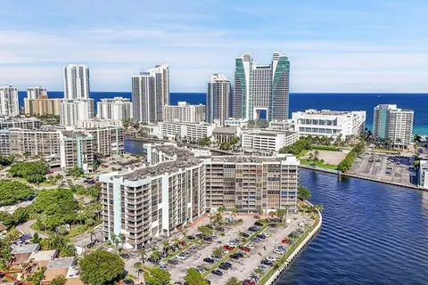 200 Leslie Dr # 719, Hallandale Beach FL 33009