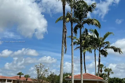 907 Twin Lakes Dr # O, Coral Springs FL 33071
