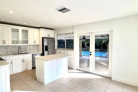 13345 SW 83rd Ct, Pinecrest FL 33156