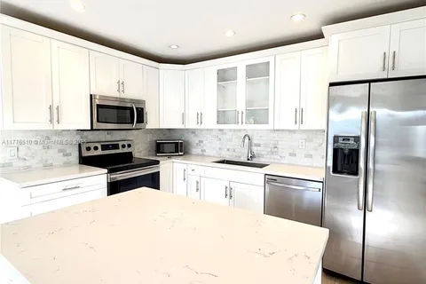 13345 SW 83rd Ct, Pinecrest FL 33156
