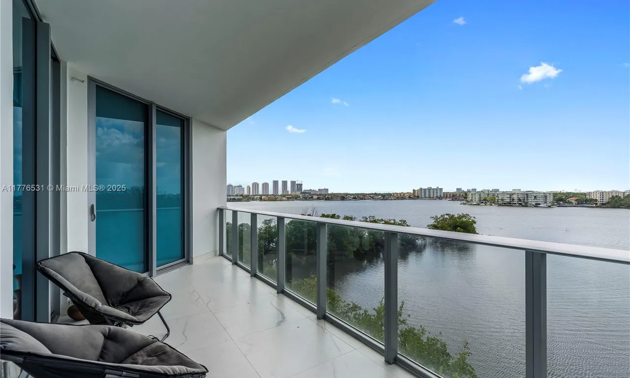 17111 BISCAYNE BL, North Miami Beach FL 33160