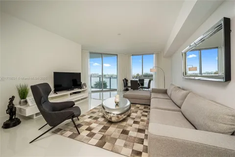 17111 BISCAYNE BL, North Miami Beach FL 33160