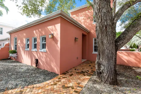 510 Loretto Ave # 26, Coral Gables FL 33146