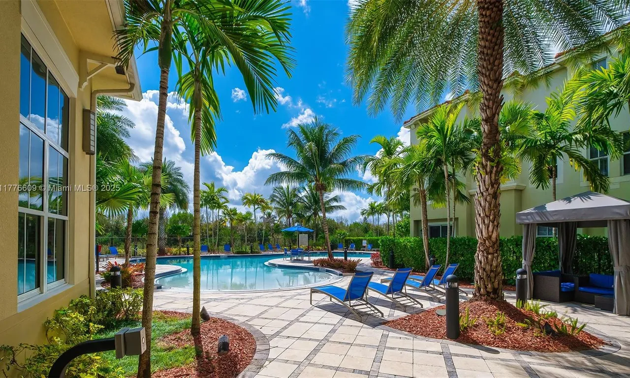 10170 SW 7th St # 405, Pembroke Pines FL 33025