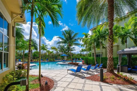 10170 SW 7th St # 405, Pembroke Pines FL 33025