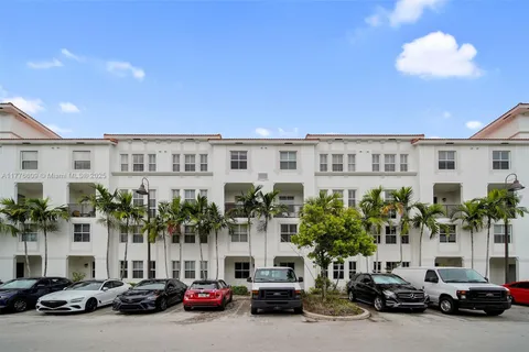 10170 SW 7th St # 405, Pembroke Pines FL 33025