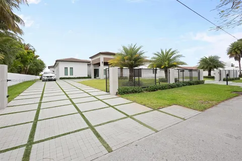 80 NW 129th Ave, Miami FL 33182