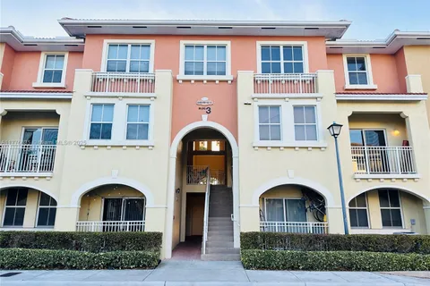 8900 NW 107th Ct # 3, Doral FL 33178