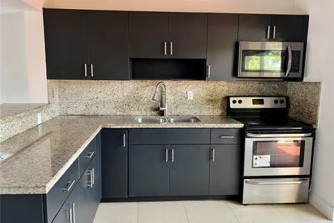 8245 NW 6th Ter # 202, Miami FL 33126