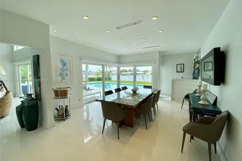265 N Shore Dr, Miami Beach FL 33141