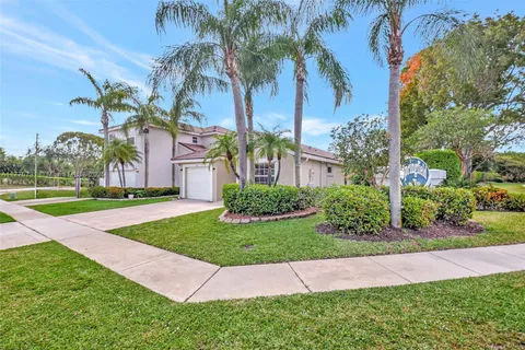 7547 Springfield Lake Dr, Lake Worth FL 33467